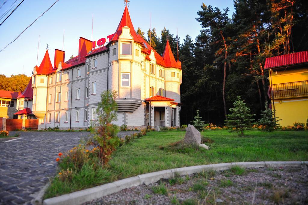 Hotel Oazis-M à Babin Extérieur photo