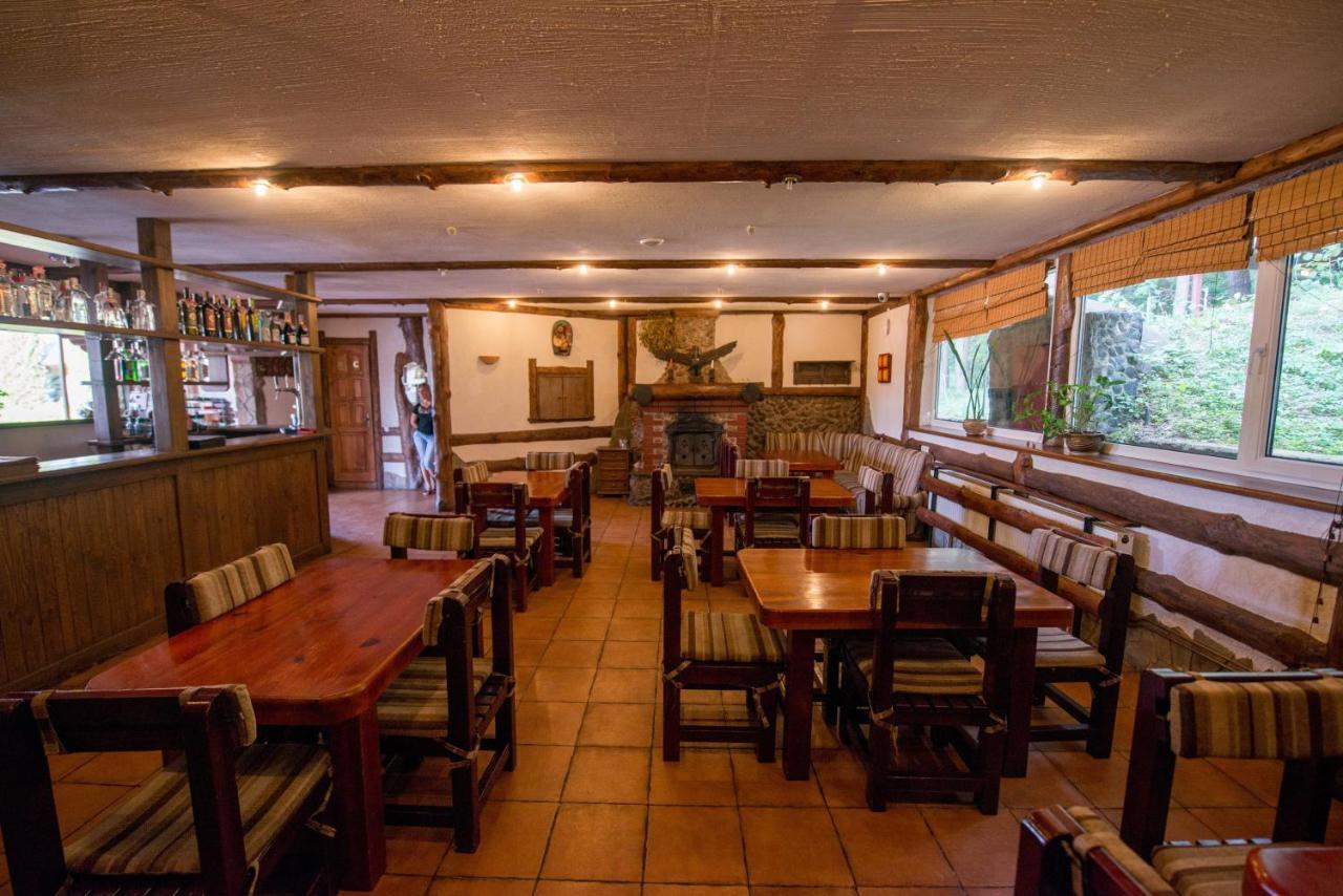 Hotel Oazis-M à Babin Extérieur photo
