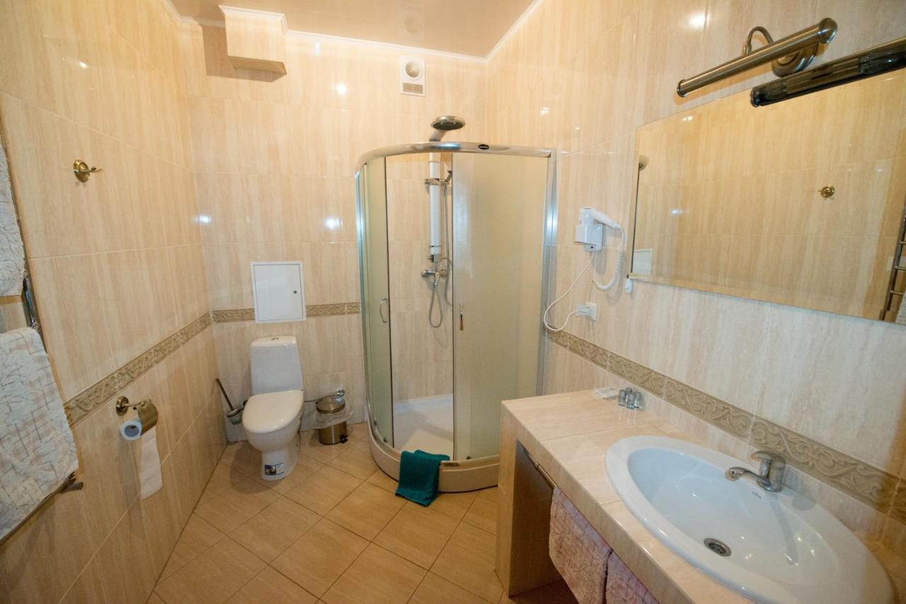 Hotel Oazis-M à Babin Extérieur photo