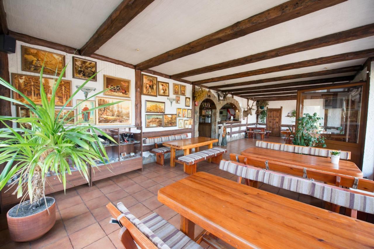 Hotel Oazis-M à Babin Extérieur photo